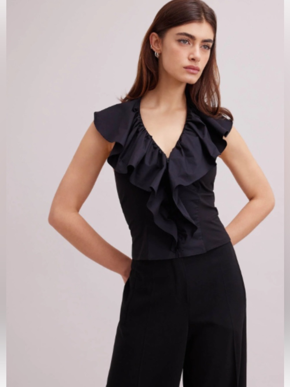 Who What Wear Black Ruffle V-Neck Cap-Sleeve Top